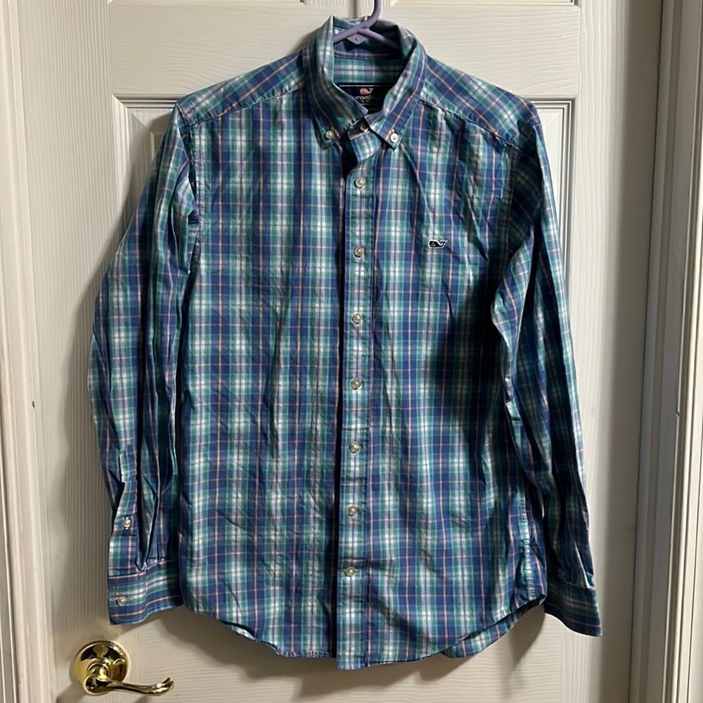 Vineyards Vines size small mens plaid dress shirt.